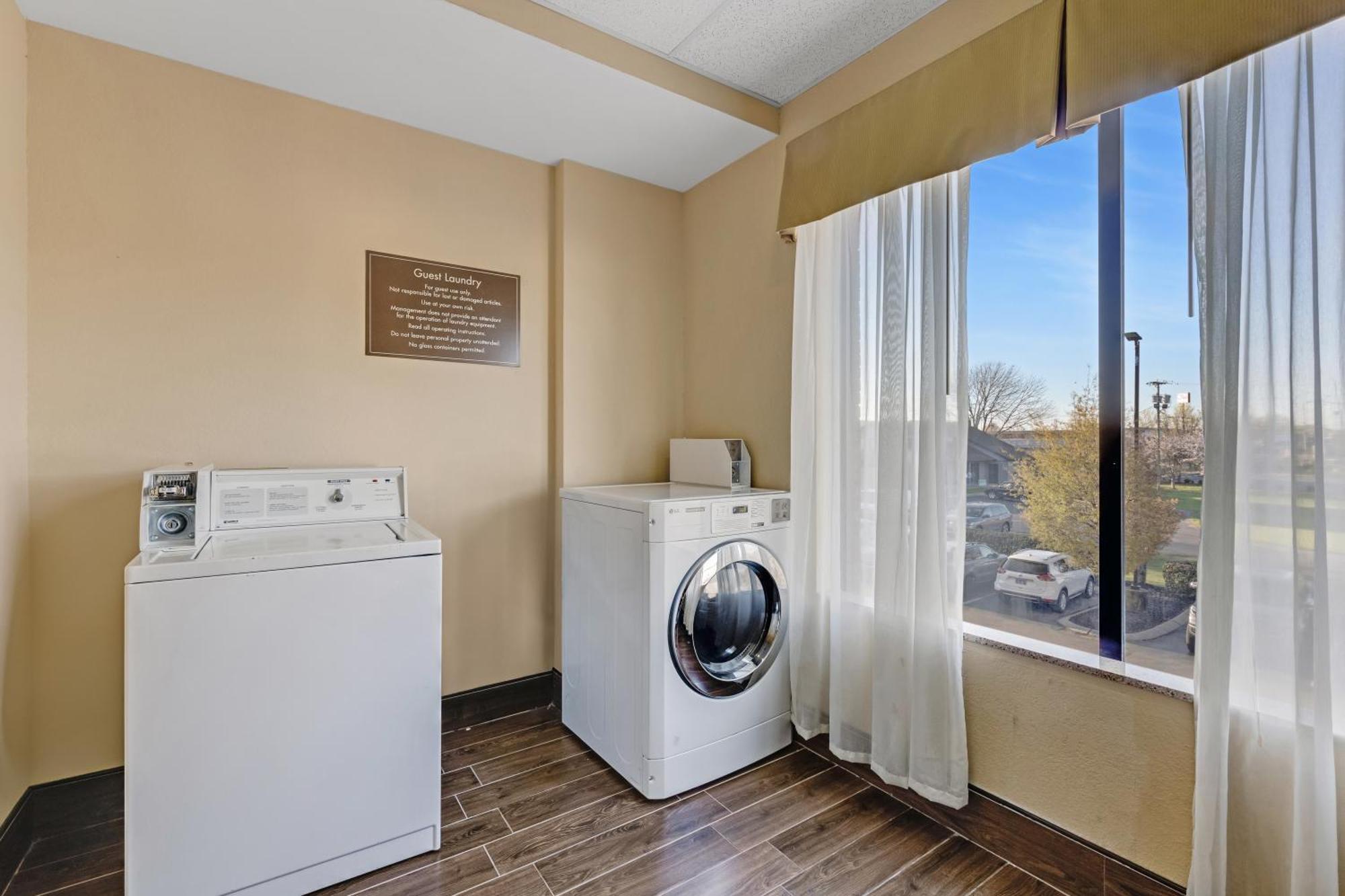 Comfort Suites Мерфрісборо Екстер'єр фото